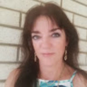 Meet your Posher, Lara